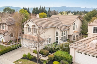 Building Photo - 690 Glasgow Cir