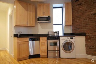 Building Photo - 248 Mott St