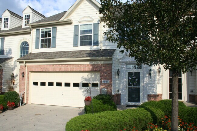 Building Photo - 4945 Decker Way