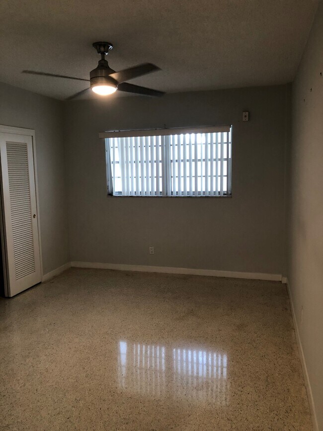 Large Bedroom with His/Her Closets - 9700 E Bay Harbor Dr