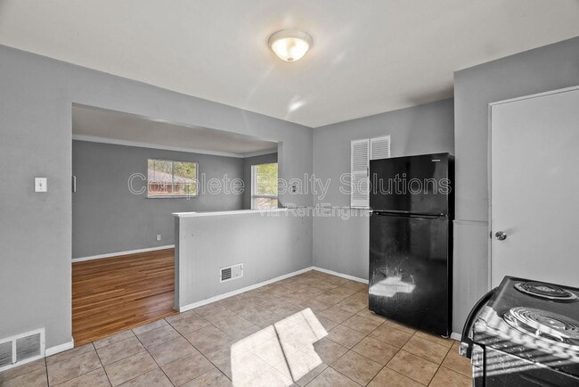 Photo - 1216 Lakeview Ave House