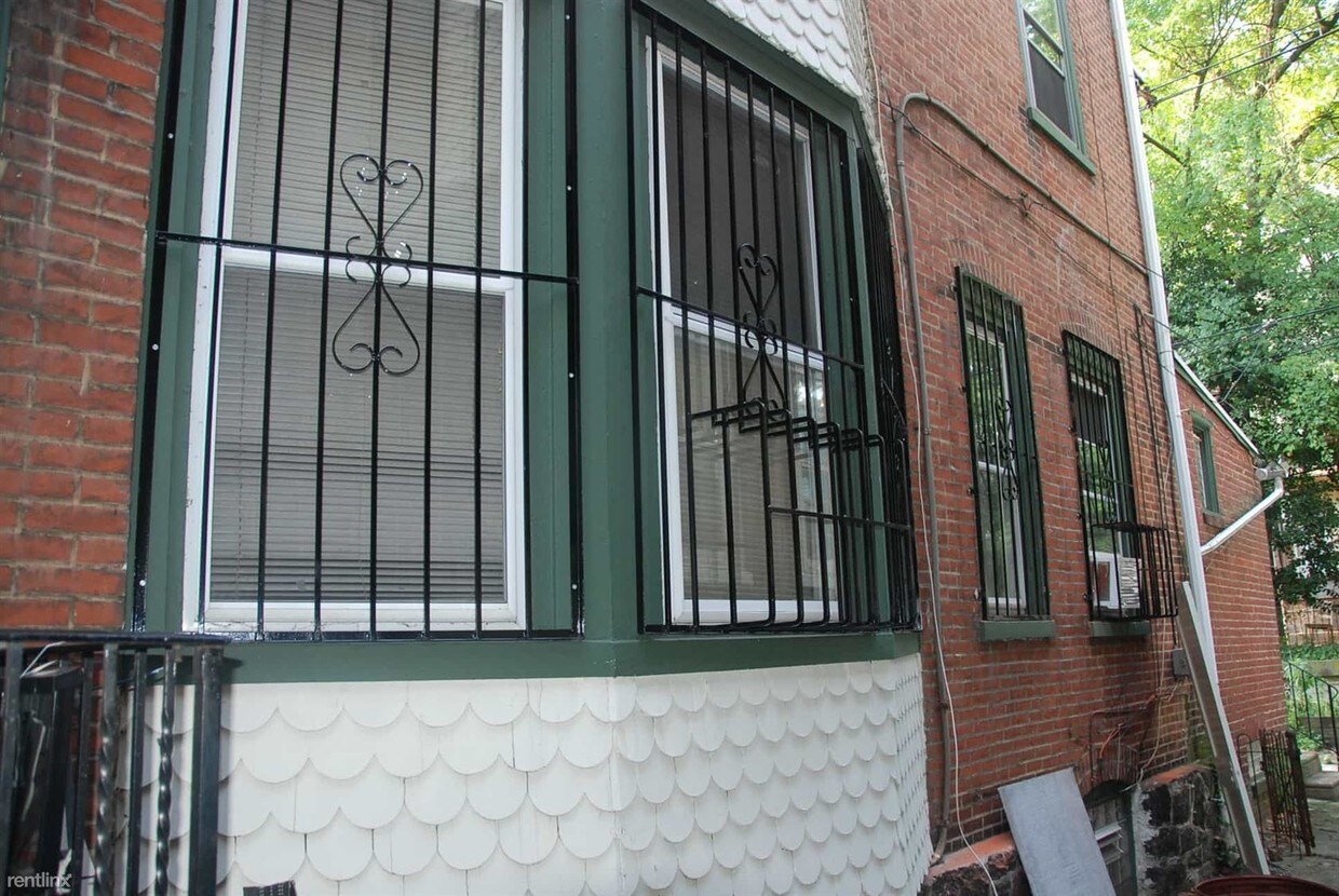 Primary Photo - 4209 Baltimore Ave