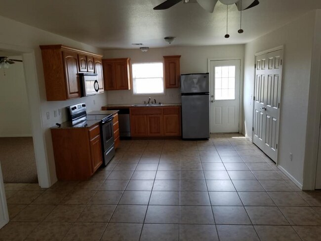 Building Photo - 63081 E 285 Ct