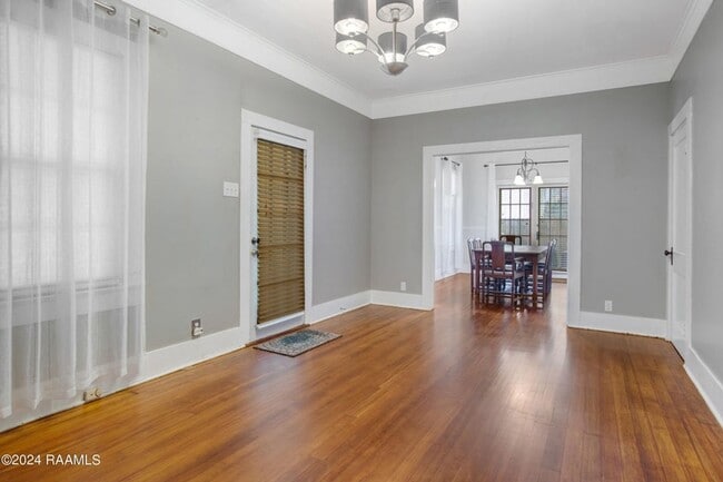 Building Photo - Adorable Home Near Downtown Lafayette!