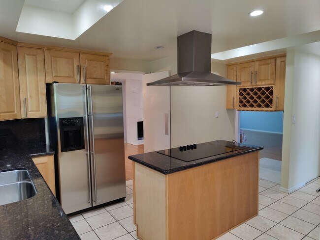 Foto del edificio - 12829 Jolette Ave