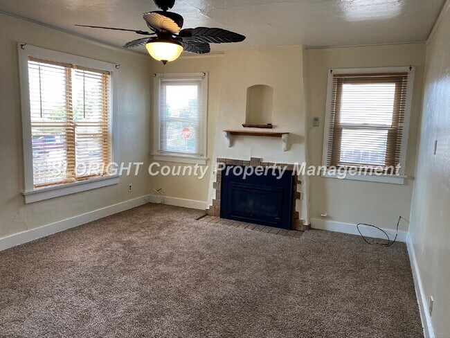 Foto del edificio - AVAILABLE JULY - Great 2 Bedroom Close to Poly/Downtown