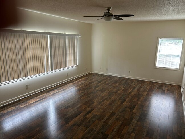 Building Photo - 109 Cedar Trails Ct