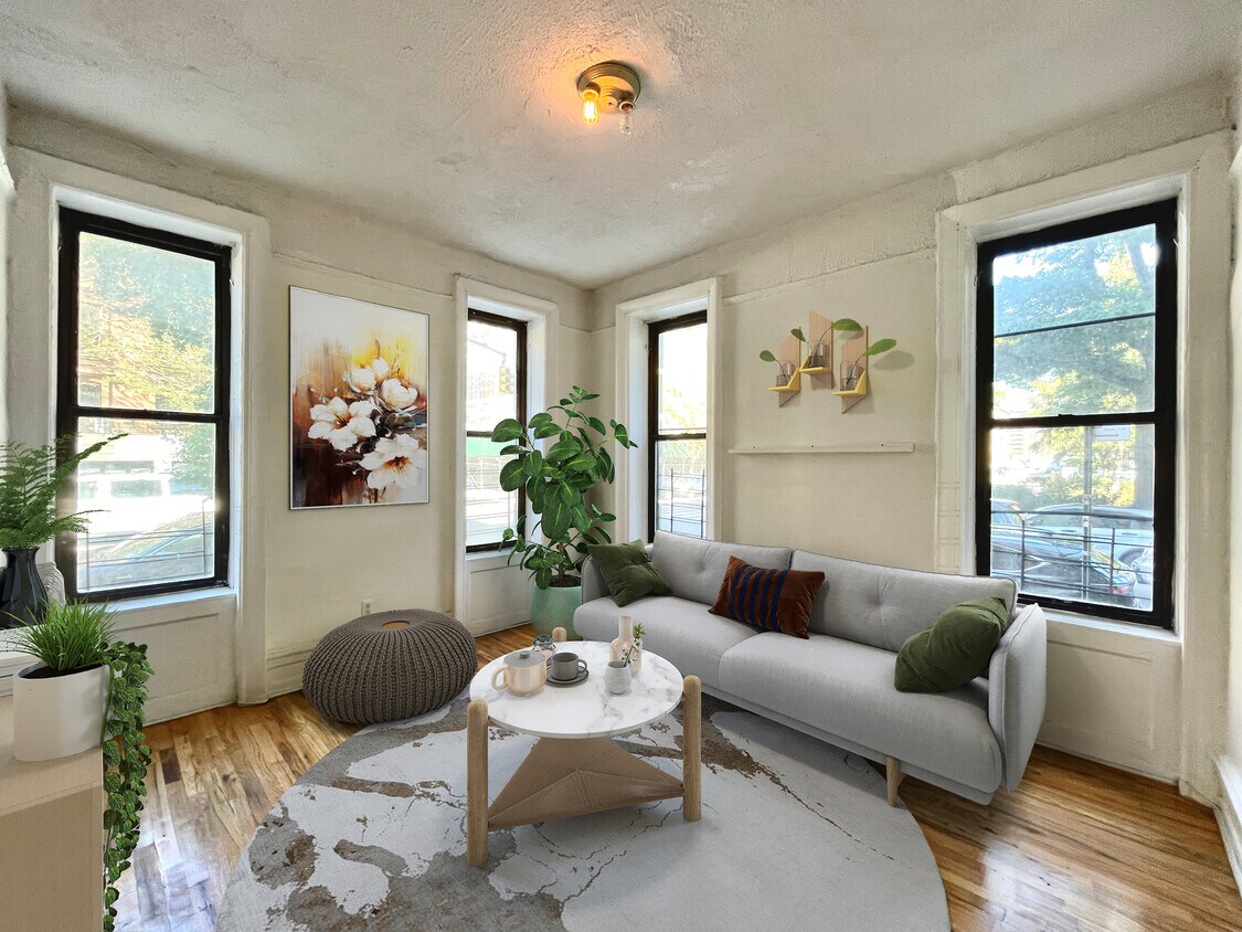 Primary Photo - 540 Manhattan Ave