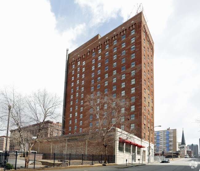 Railton Hotel Apartments in Saint Louis, MO