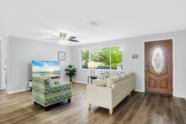 Foto del edificio - 8628 Magnolia Dr