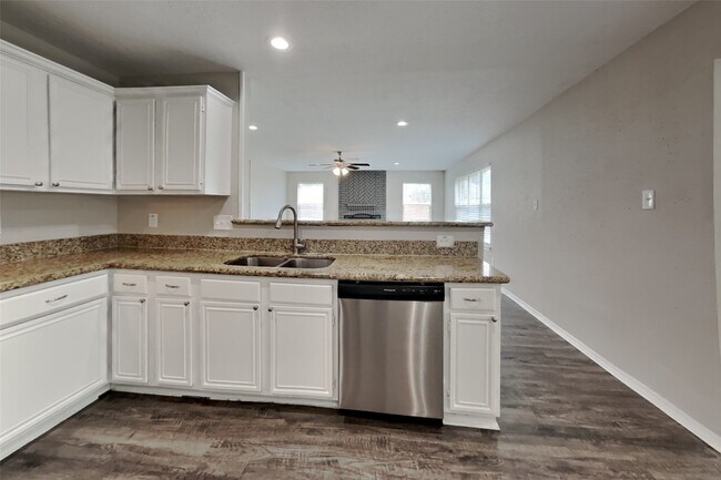 Foto del edificio - 4223 Shady Village Ct