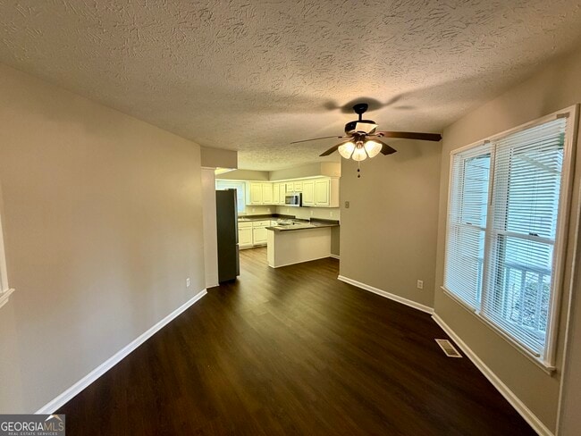 Foto del edificio - 172 Crown Forest Dr