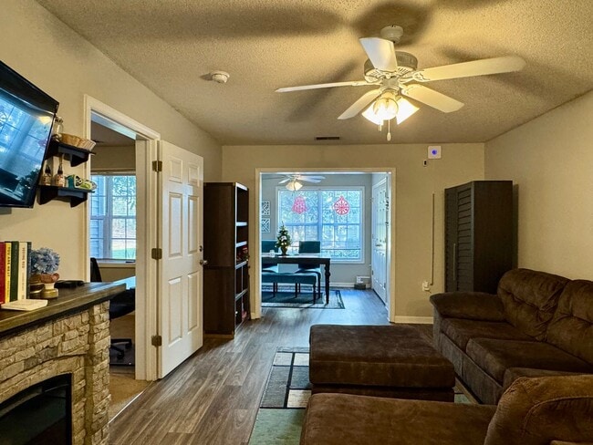 Building Photo - 3730 Pardue Woods Pl