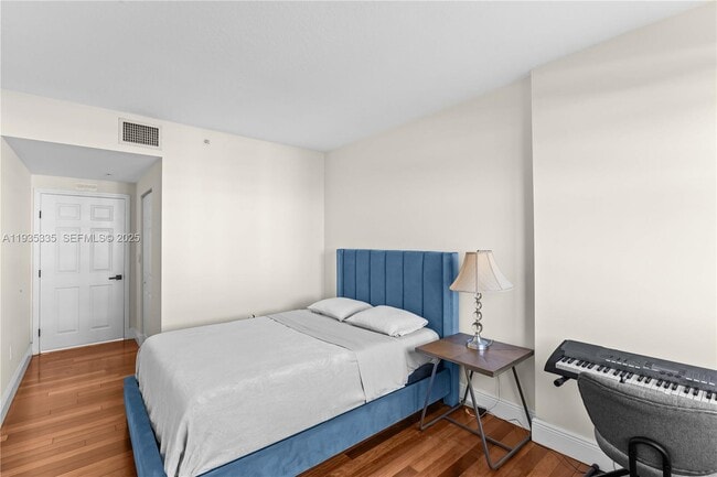 Building Photo - 50 Menores Ave