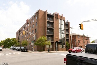 Building Photo - 7430 John F. Kennedy Blvd