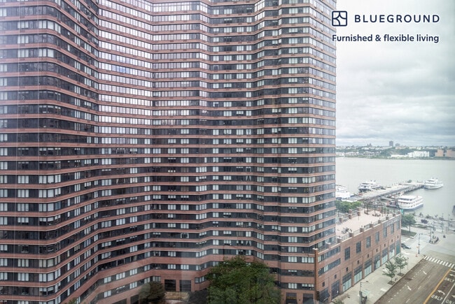 Foto del edificio - 635 W 42nd St