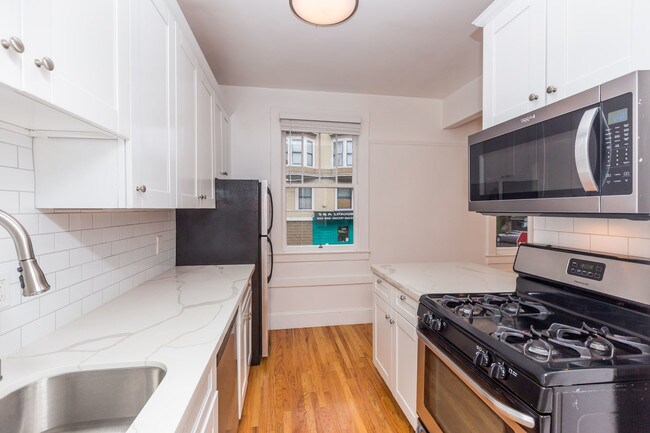 Building Photo - 106 Sanchez St