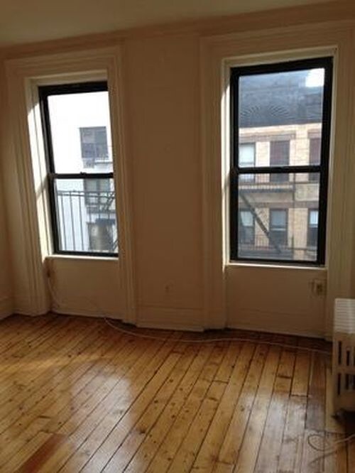 Primary Photo - 216 E 29th St