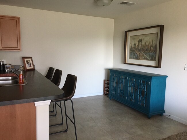 Dining Room - Florin Hill Apartment Homes