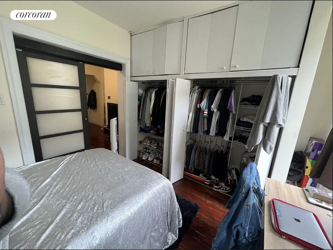 Foto del edificio - 230 E 25th St