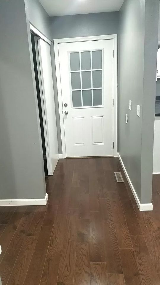 Entryway - 13 Morningside Dr