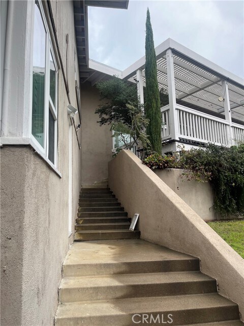 Building Photo - 714 Oceanview Dr