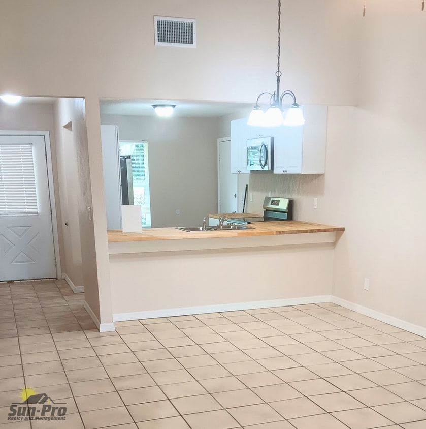 Photo - 1032 West Samms Avenue