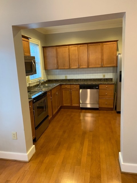 Kitchen - 3127 Long Boulevard