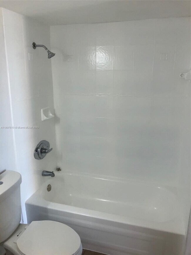 Foto del edificio - 4721 NW 7th St