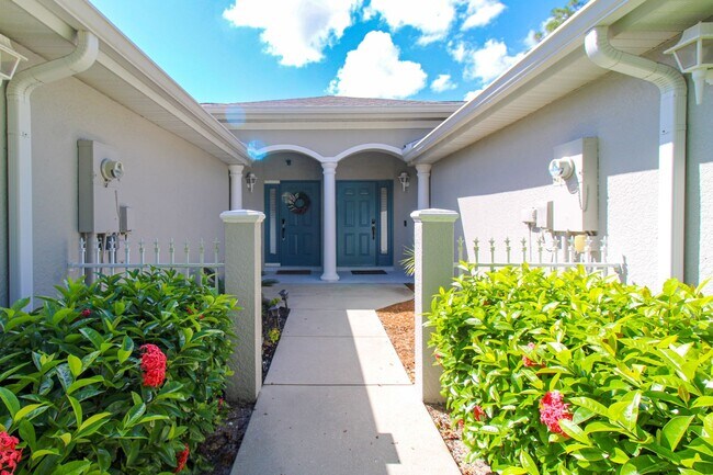 Building Photo - ** 3/2 ATTACHED UNFURNISHED VILLA FOR A LO...