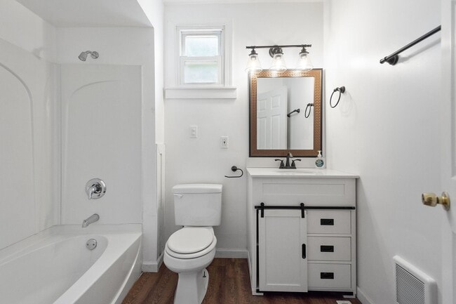 Building Photo - Stunning 3 bed, 2.5 bath home in McKees Rocks available October 1!