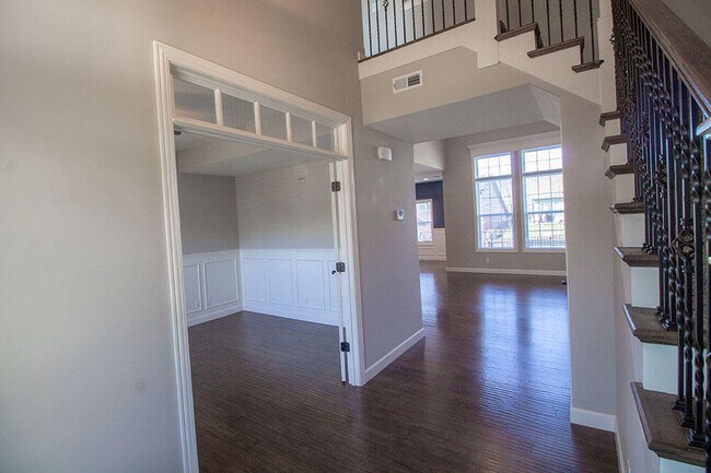 Building Photo - 7407 Pemberton Dr