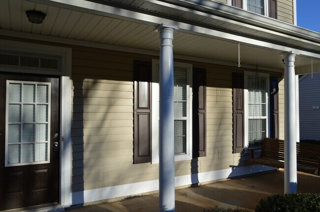 Building Photo - 3040 Heatherbrook Trce