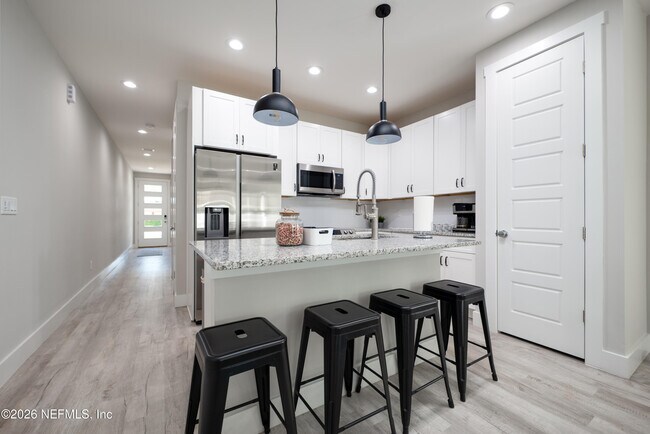 Foto del edificio - 817 7th Ave N