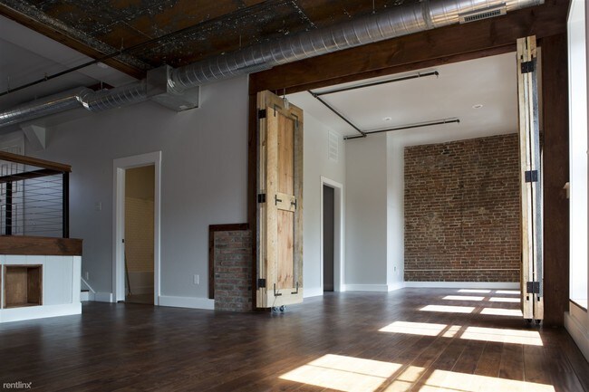 Building Photo - 9 1st St