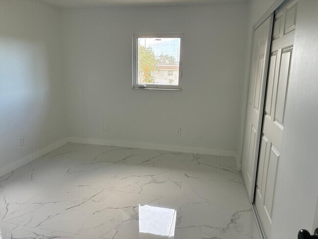 Foto del edificio - 4854 Weymouth St