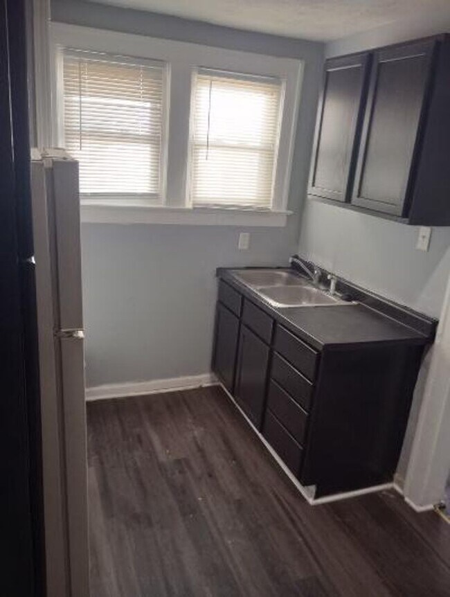 Foto del edificio - 2 BEDROOM DUPLEX LOCATED NEAR NEW YORK ST ...