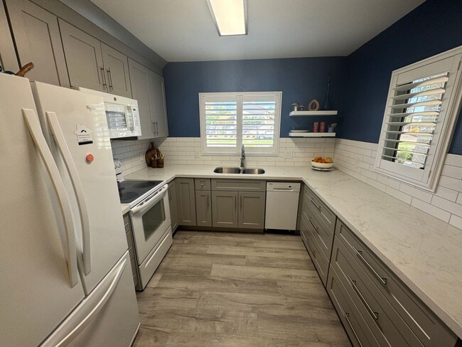 Foto del edificio - 1295 N Ash St