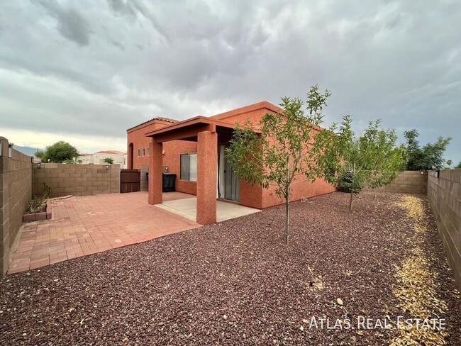 Building Photo - 8356 S Camino Sierra Rincon
