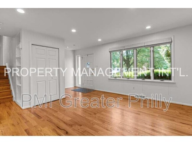 Building Photo - 201 Murray Dr