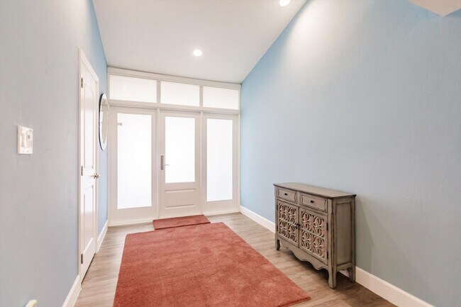 Building Photo - Enjoy the Country Club lifestyle in a deta...