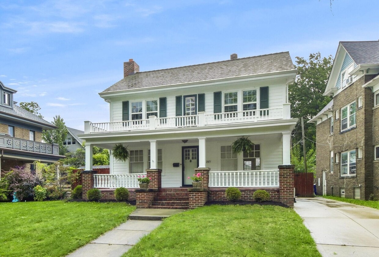 Foto principal - 1265 West Blvd