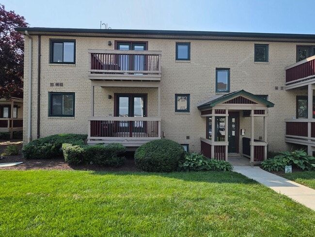 Building Photo - 3603 Eastview Ln