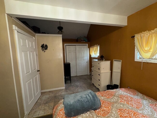 Building Photo - 707 Wren Ct