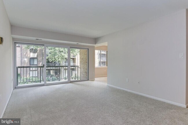 Foto del edificio - 9708 Kingsbridge Dr