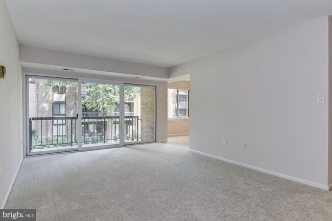 Building Photo - 9708 Kingsbridge Dr