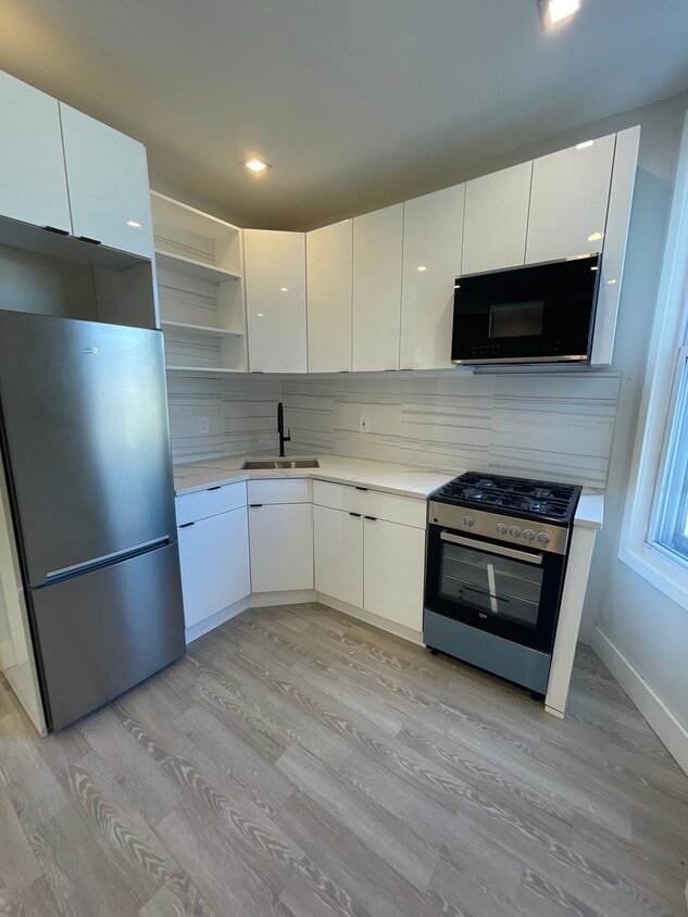 Primary Photo - 88 Wallis Ave