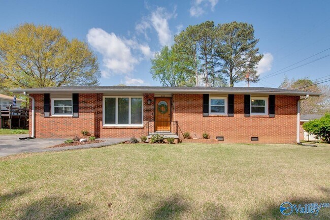 Foto del edificio - 803 Mead Rd NE