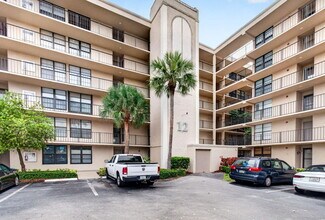 Building Photo - 12 Royal Palm Way