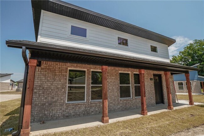Foto del edificio - 688 N Honey Locust Bnd